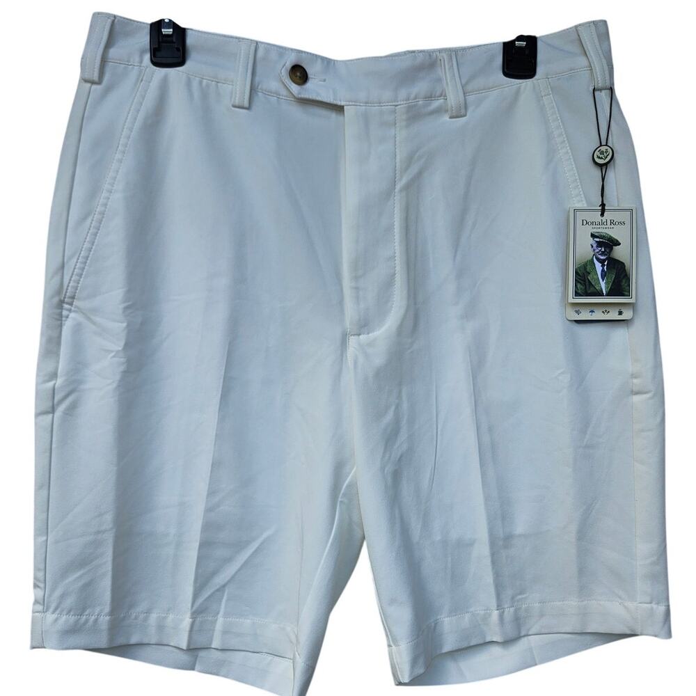 NWT Donald Ross White Performance Walker Shorts Thistle Stretch 32x9 B-37